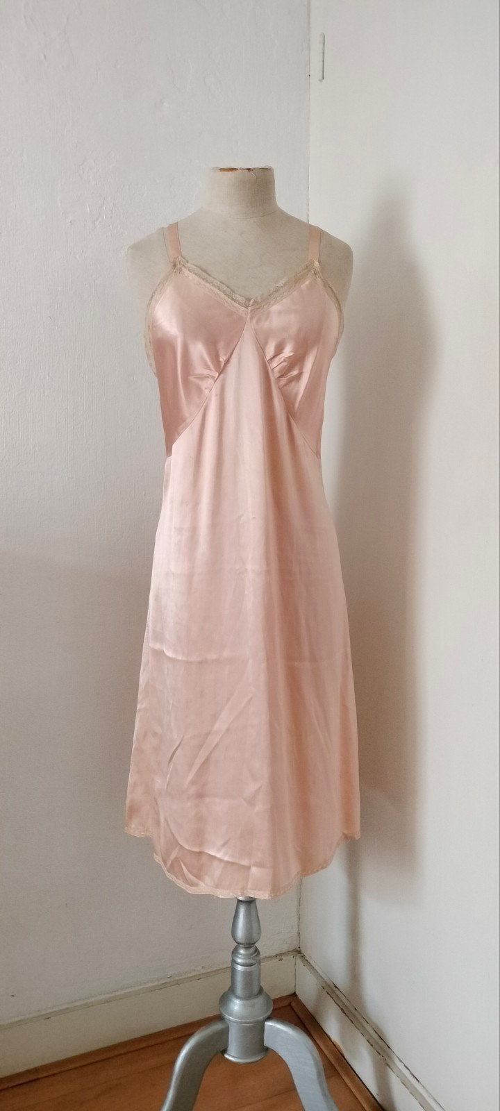 Unieke Vintage Jaren '30 Satijnen Slipdress met Kant, Maat 38/40 (M), Ophalen of Verzenden, Vintage, Knielengte