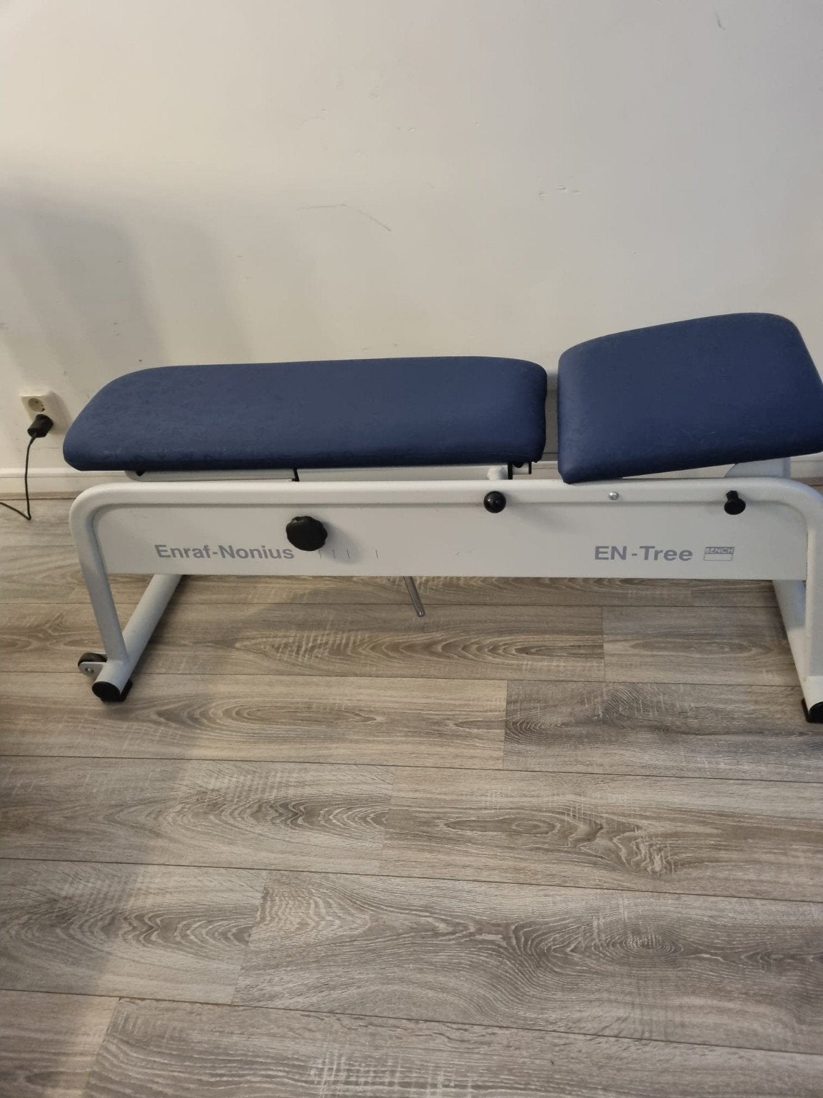 Stabiele tweedelige MTT fitnessbank met inclinatiemeter, Sport en Fitness, Fitnessmaterialen, Ophalen of Verzenden, Gebruikt, Benen