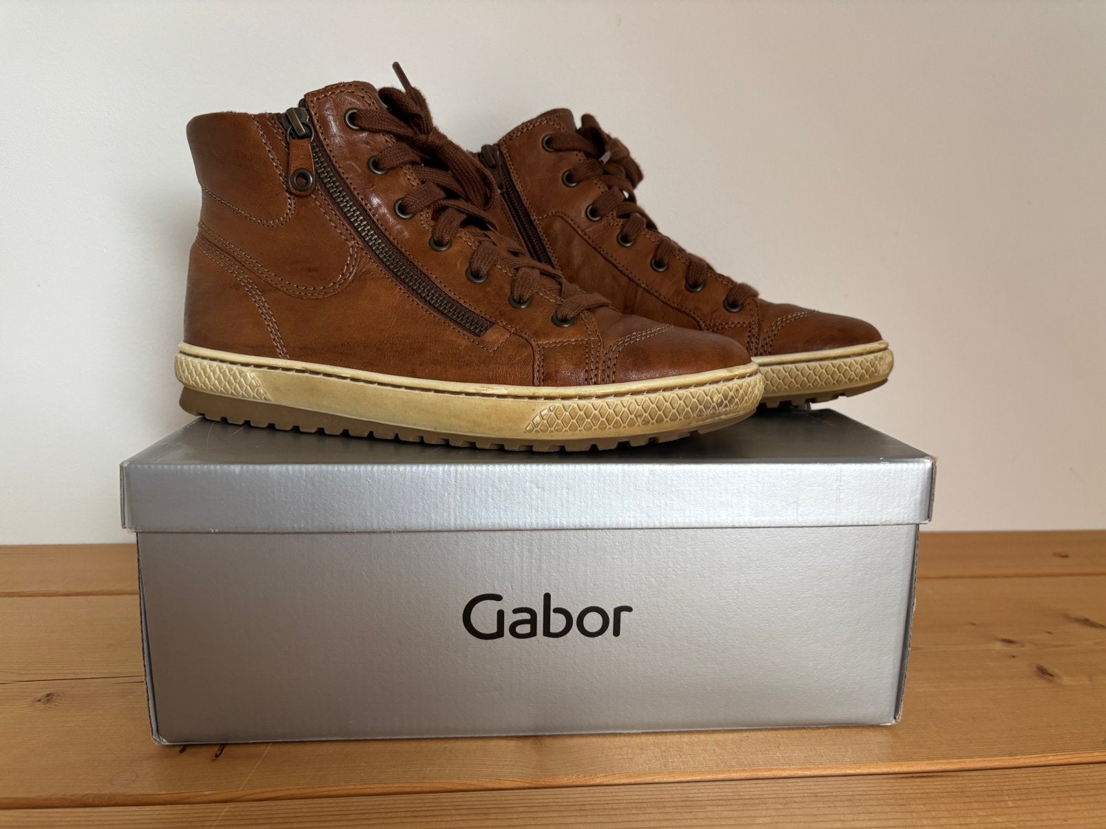 Te koop: cognac kleurige gabor sneakers, Ophalen of Verzenden, Zo goed als nieuw, Bruin, Sneakers of Gympen