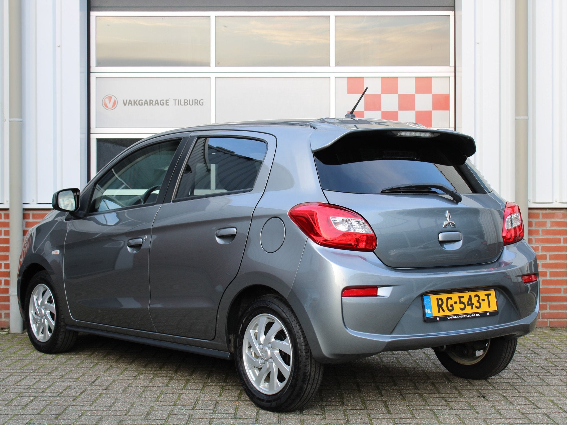 Mitsubishi Space Star 1.0 Intense Automaat /AIRCO/USB/Blueto, Auto's, Dealer onderhouden, Stof, Gebruikt, Euro 6