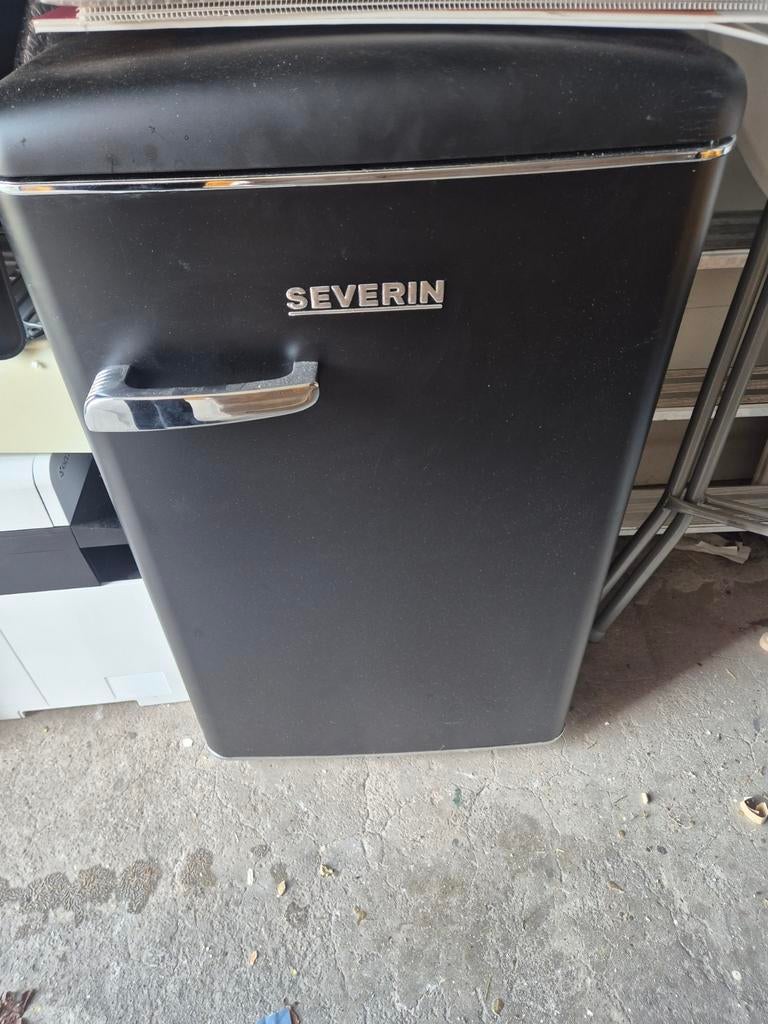 Severin Koelkast Zwart - Compact en Stijlvol, Witgoed en Apparatuur, Koelkasten en IJskasten, 75 tot 100 liter, 45 tot 60 cm, Ophalen