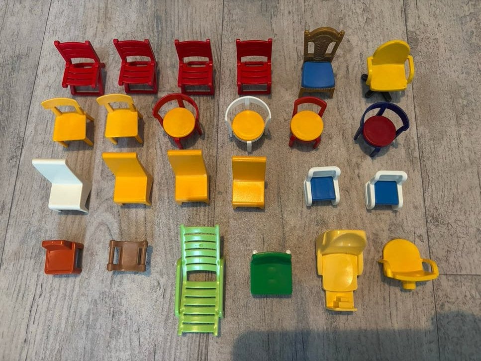 Playmobil losse onderdelen: diverse stoelen en bankjes, Kinderen en Baby's, Speelgoed | Playmobil, Ophalen of Verzenden, Gebruikt