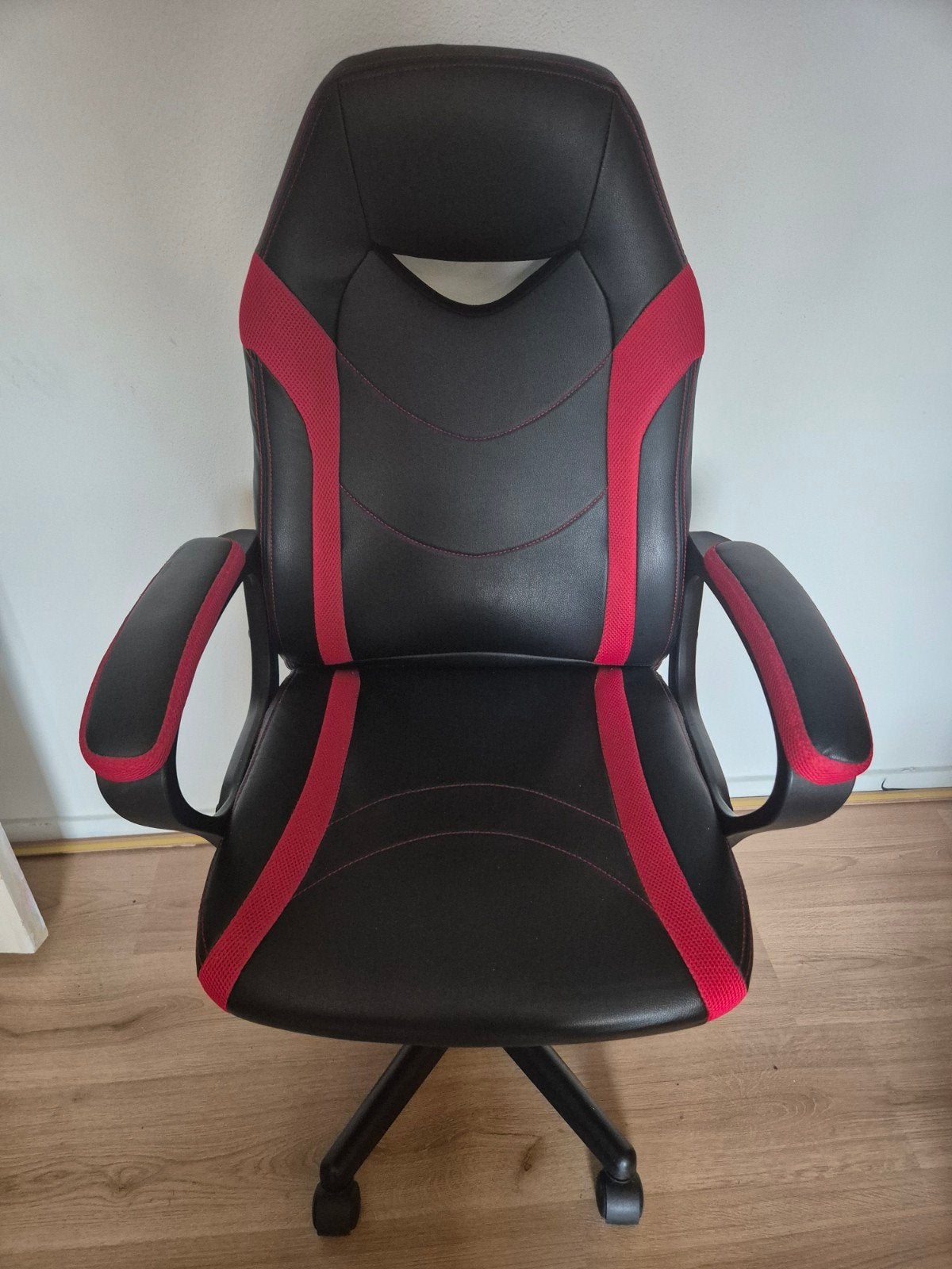 Comfortabele Zwart/Rode Bureaustoel / Gaming Stoel, Ophalen, Gebruikt, Zwart, Gaming bureaustoel