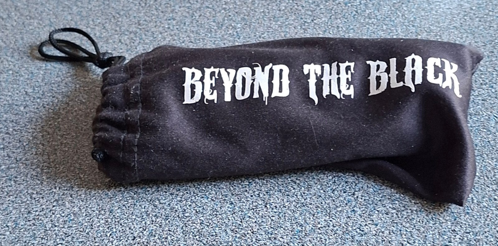 Beyond the Black - Horizons Limited Box Set (CD, zonnebril), Rock, Boxset, Zo goed als nieuw, Gesigneerd