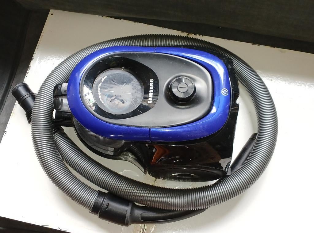 Samsung SC07M2110SB 650W Stofzuiger (zonder stang/zuigmond), Ophalen of Verzenden, Gebruikt, Reservoir, Minder dan 1200 watt