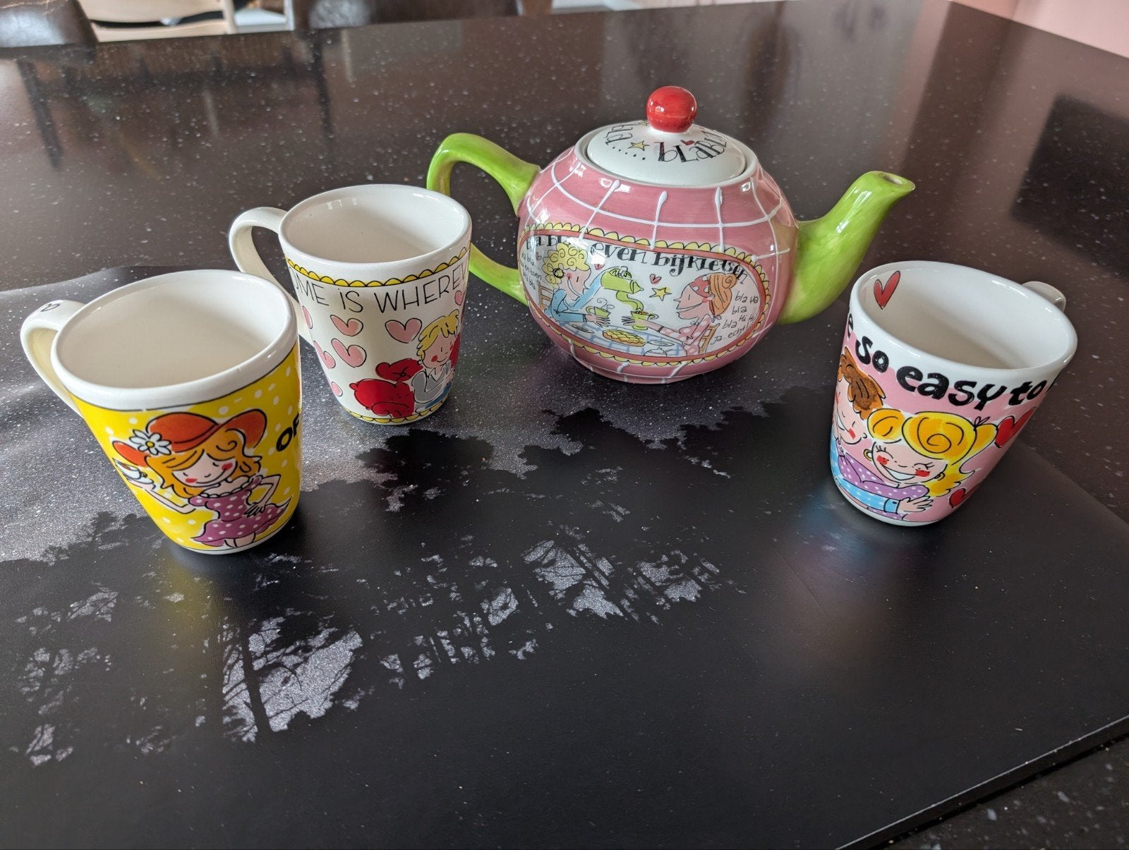 Blond Amsterdam theepot en 3 mokken, Ophalen, Nieuw, Aardewerk, Kop(pen) en/of Schotel(s)