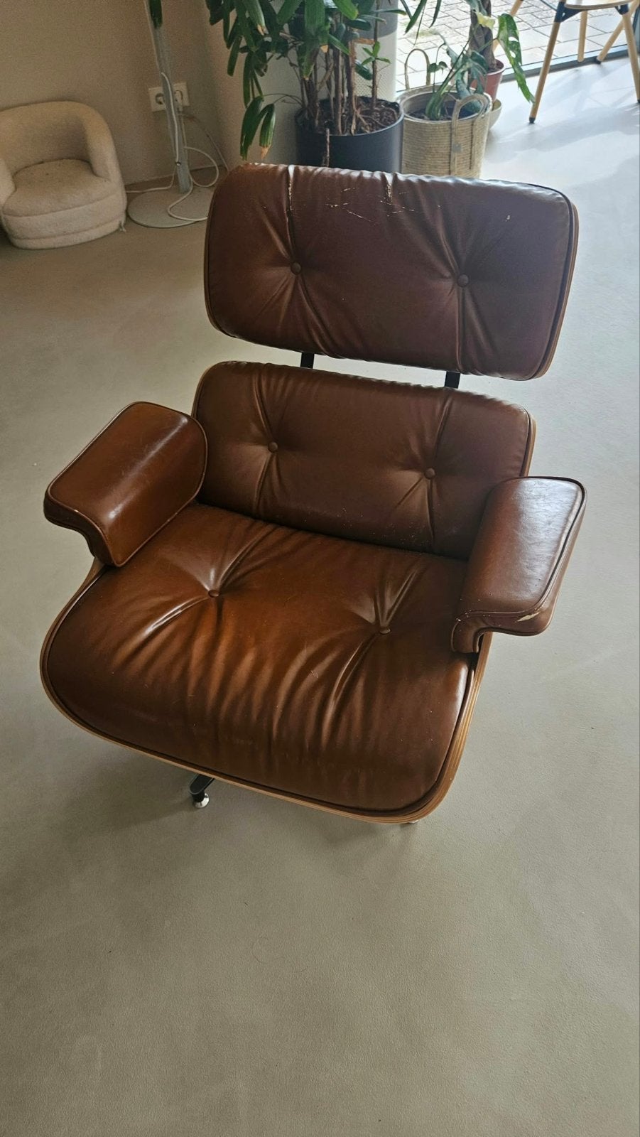 Lounge fauteuil bruin leer en hout, Huis en Inrichting, Ophalen, Gebruikt, Hout, 75 tot 100 cm