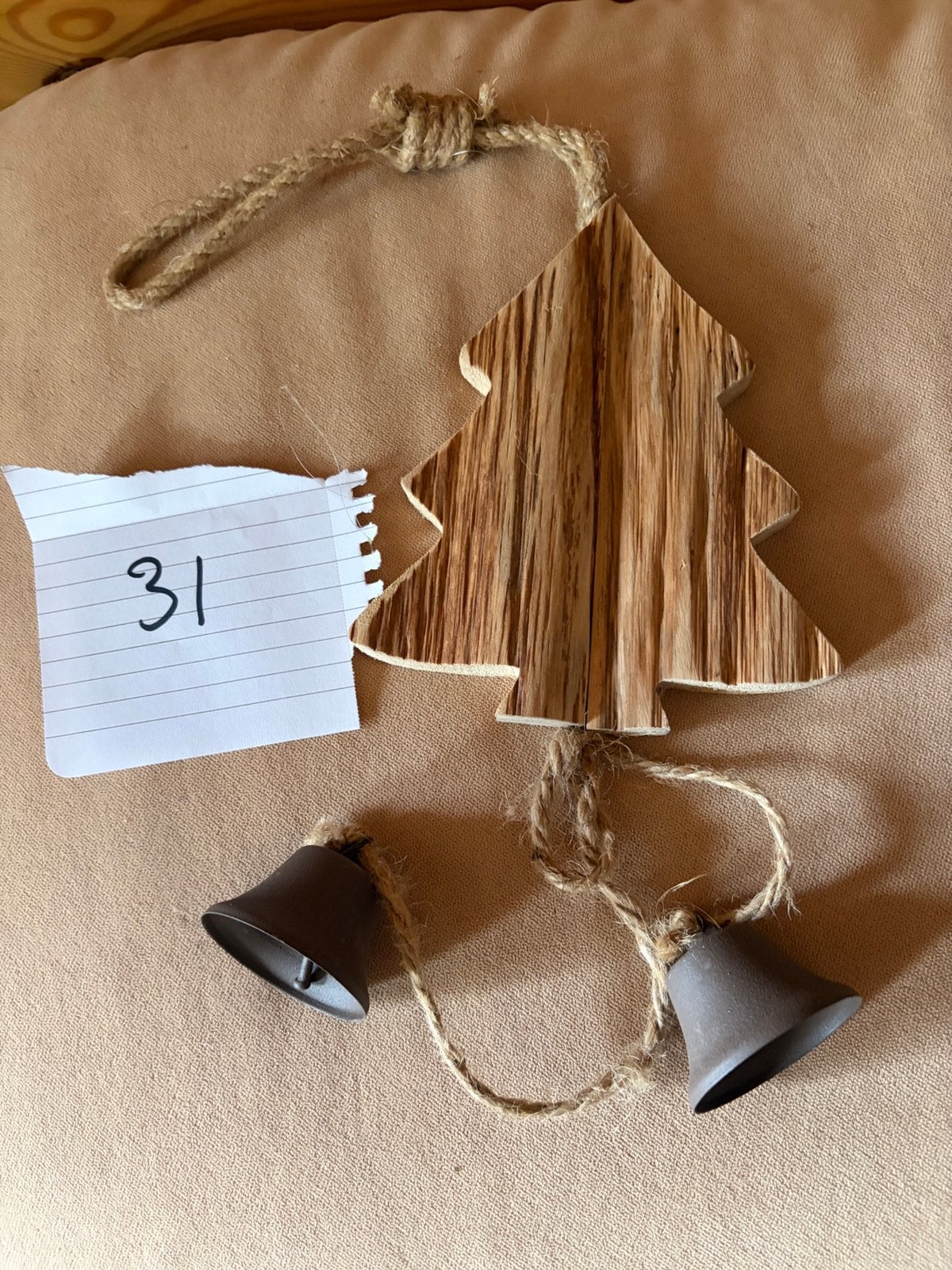 Kerstdecoratie voor raam of kast twee bellen kerstboom 50 cm, Ophalen of Verzenden, Zo goed als nieuw