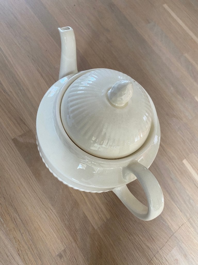 Nieuwe Wedgwood Edme Plain Theepot deksel beschadigd, Huis en Inrichting, Keuken | Servies, Ophalen of Verzenden, Nieuw, Aardewerk