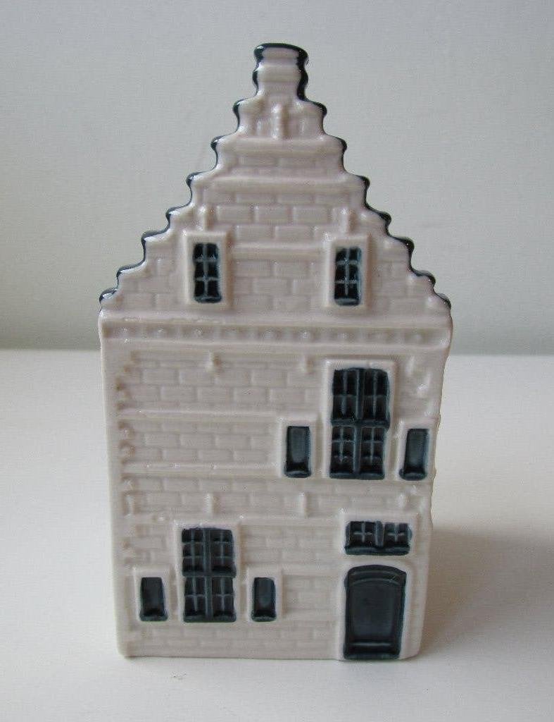 KLM Huisje nummer 82, Ophalen of Verzenden, Zo goed als nieuw, 81 t/m 91, Gevuld