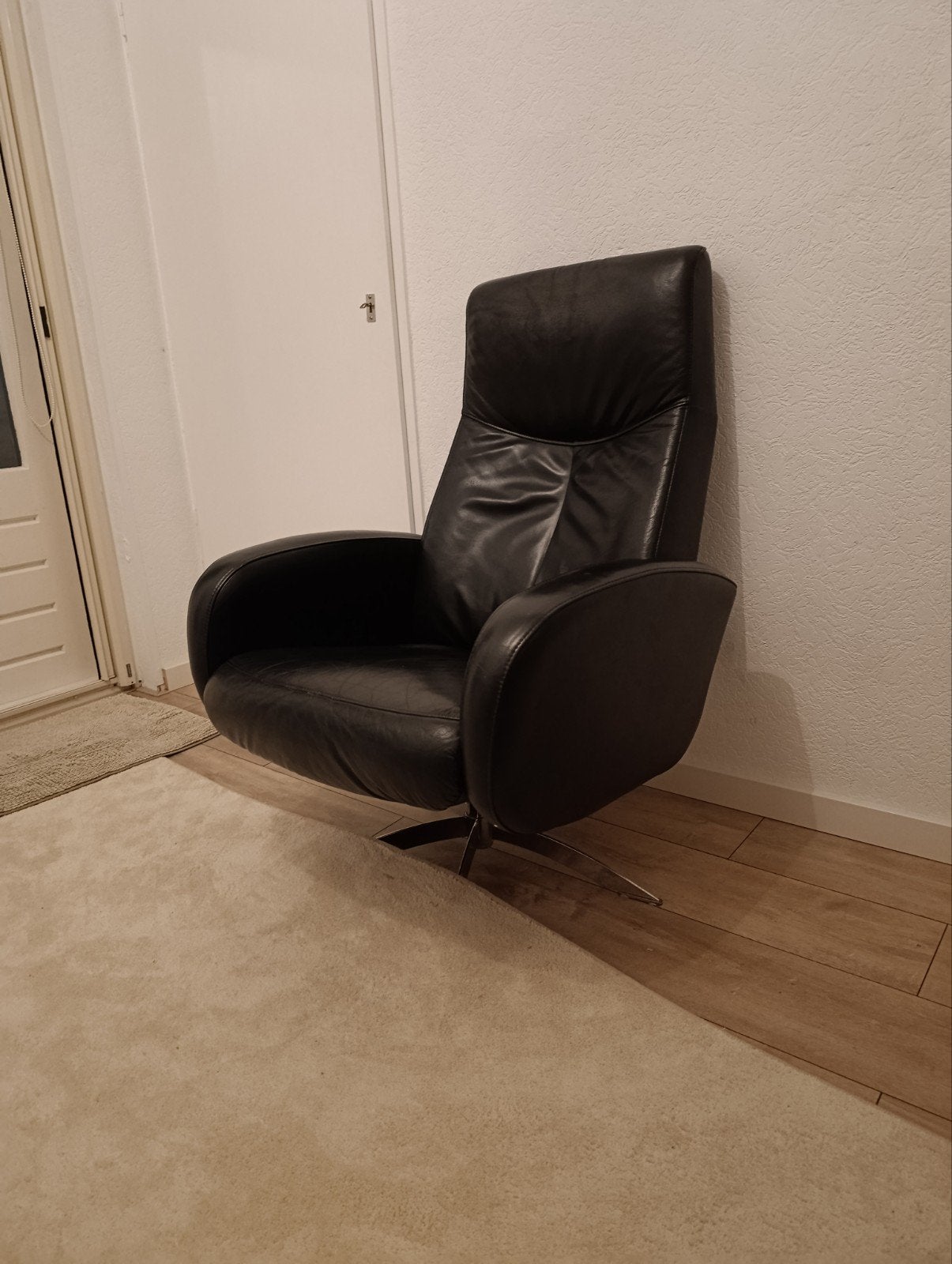 Comfortabele lederen stoel, Ophalen, Gebruikt, Modern, 50 tot 75 cm