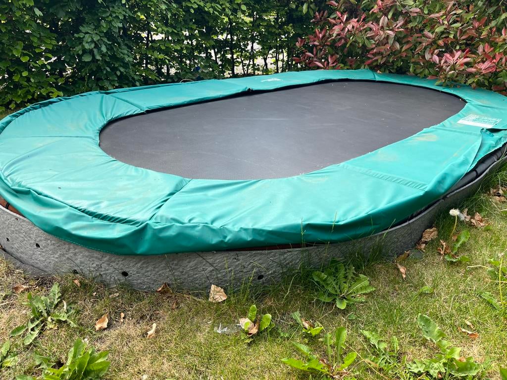 Ovale inground trampoline met veiligheidsrand, Ophalen, Gebruikt