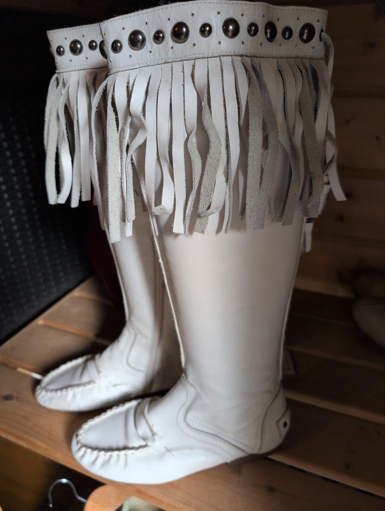 Witte leren laarzen met franjes en studs, Hoge laarzen, Wit, Ophalen of Verzenden, Onbekend