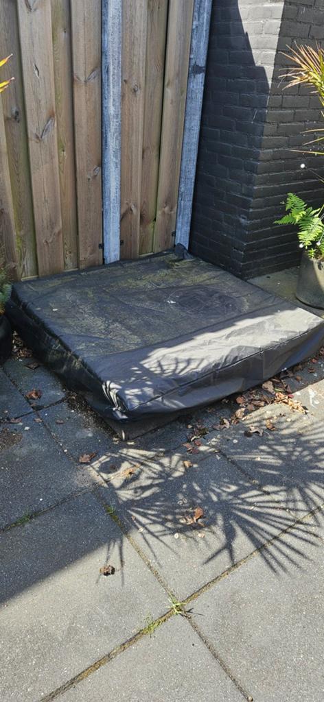 Mooie zandbak met deksel en zitbankjes, antraciet, Ophalen, Gebruikt