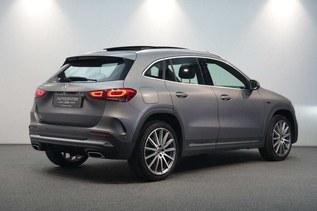 Mercedes-Benz GLA 250 e AMG ✅ TREKHAAK ✅ PANO ✅ MEMORY, Auto's, Mercedes-Benz, 12 maanden, Bedrijf, Hybride Elektrisch/Benzine
