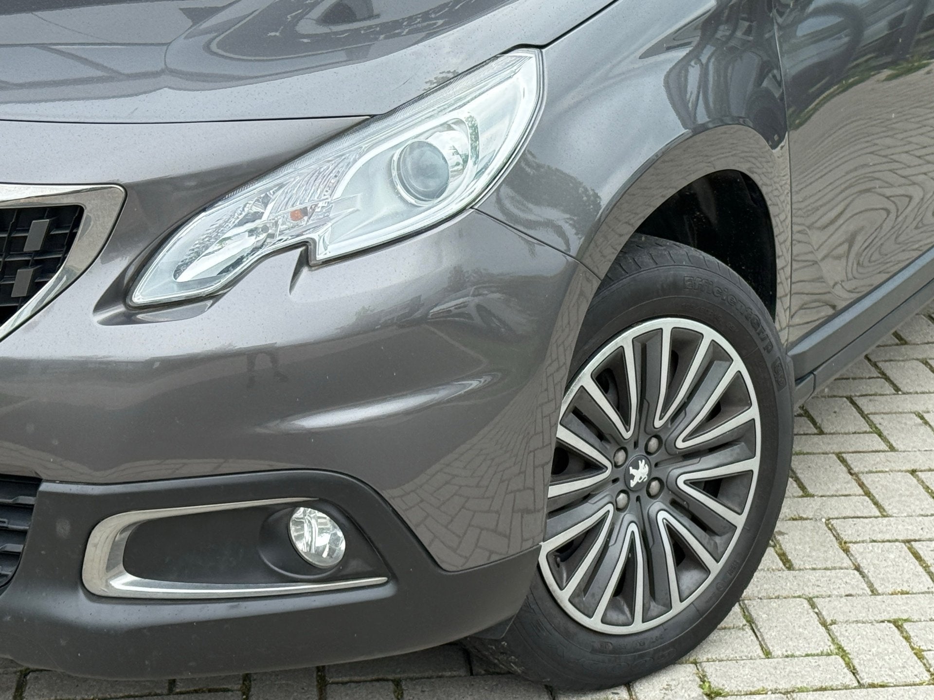 Peugeot 2008 1.2 PureTech Allure / AUTOMAAT / APK / NAVI, Auto's, Peugeot, Euro 6, 1199 cc, Parkeersensor, 610 kg