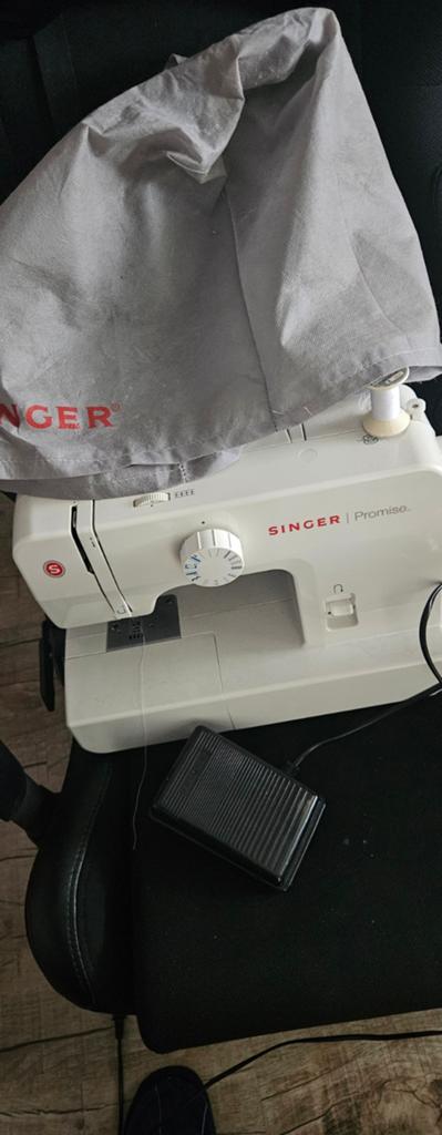 Singer Promiso Naaimachine - Zo goed als nieuw, Hobby en Vrije tijd, Naaimachines en Toebehoren, Ophalen, Zo goed als nieuw, Naaimachine