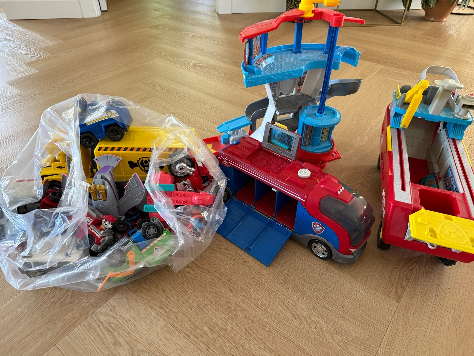 Grote Paw Patrol speelgoedset met voertuigen en torens, Ophalen, Gebruikt, Jongen of Meisje
