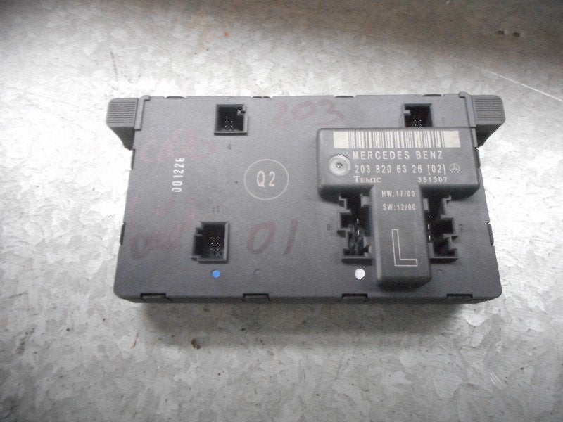 Computer Diversen Mercedes-Benz C (W203) 2001 q22038206326, Gebruikt, Mercedes-Benz AG, Mercedes-Benz, Mercedesstraße 120, Stuttgart 70372, , Duitsland