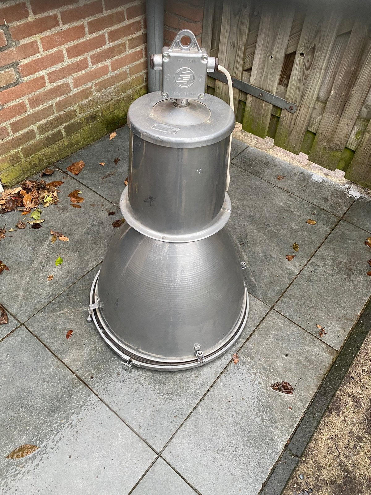 Industriële hanglamp van Elektrosvit 1970, Huis en Inrichting, Lampen | Hanglampen, Ophalen, Gebruikt, Metaal, Industrieel