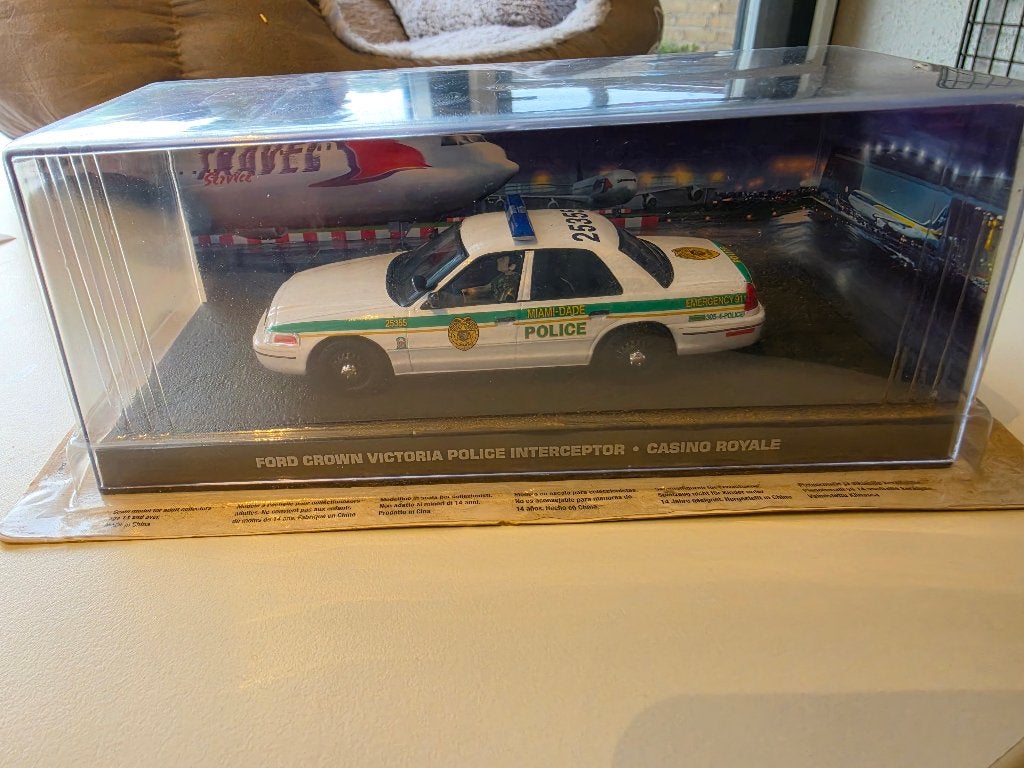 Ford Crown Victoria police casino royale 1/43, Hobby en Vrije tijd, Modelauto's | 1:43, Ophalen of Verzenden, Nieuw, Auto, Overige merken