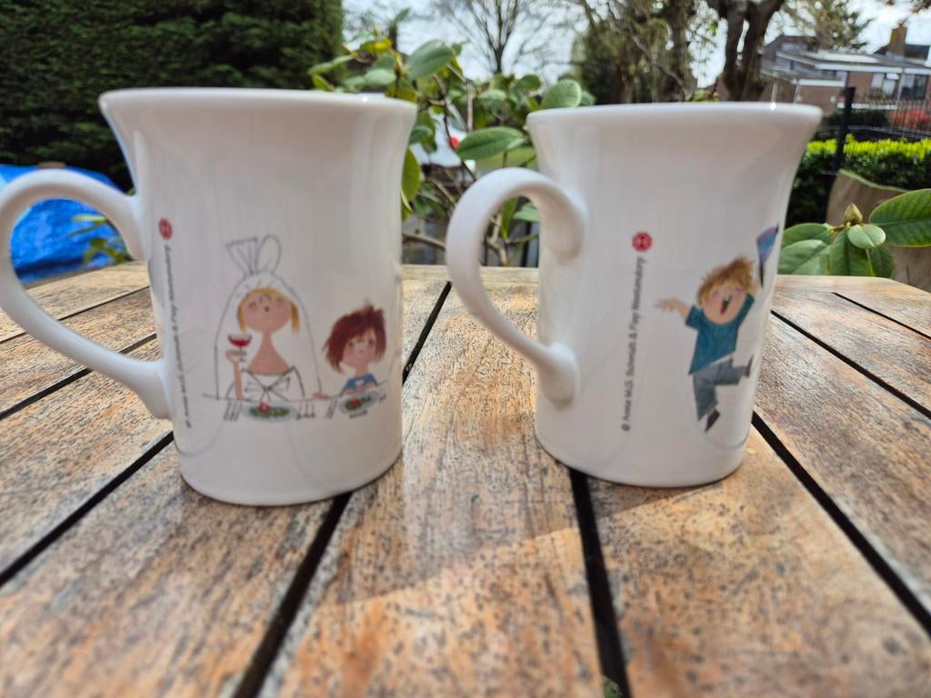 Twee DE bekers van Annie M.G. Schmidt & Fiep Westendorp, Huis en Inrichting, Keuken | Servies, Kop(pen) en/of Schotel(s), Overige stijlen