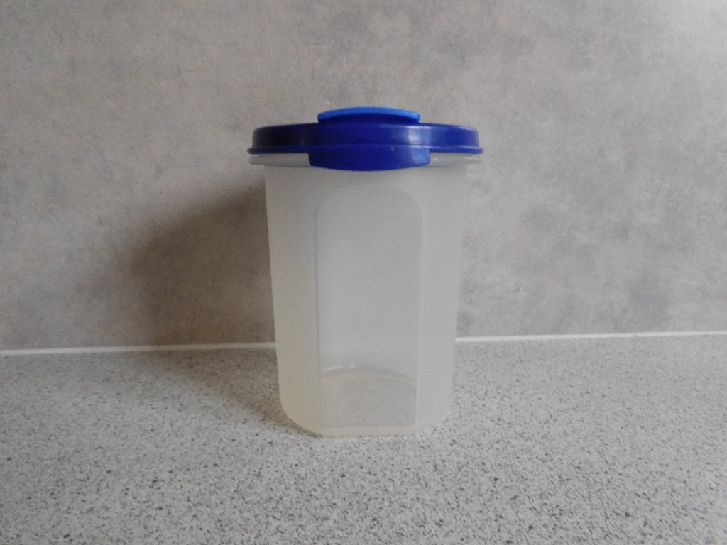 Tupperware Ruimtespaarder 440 ml. Strooideksel Blauw, Huis en Inrichting, Keuken | Tupperware, Ophalen of Verzenden, Zo goed als nieuw