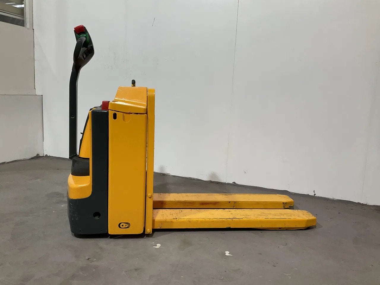 Jungheinrich EJE C20 2000KG 77CM STAPELAAR / HEFTRUCK, Zakelijke goederen, Machines en Bouw | Heftrucks en Intern transport, Stapelaar