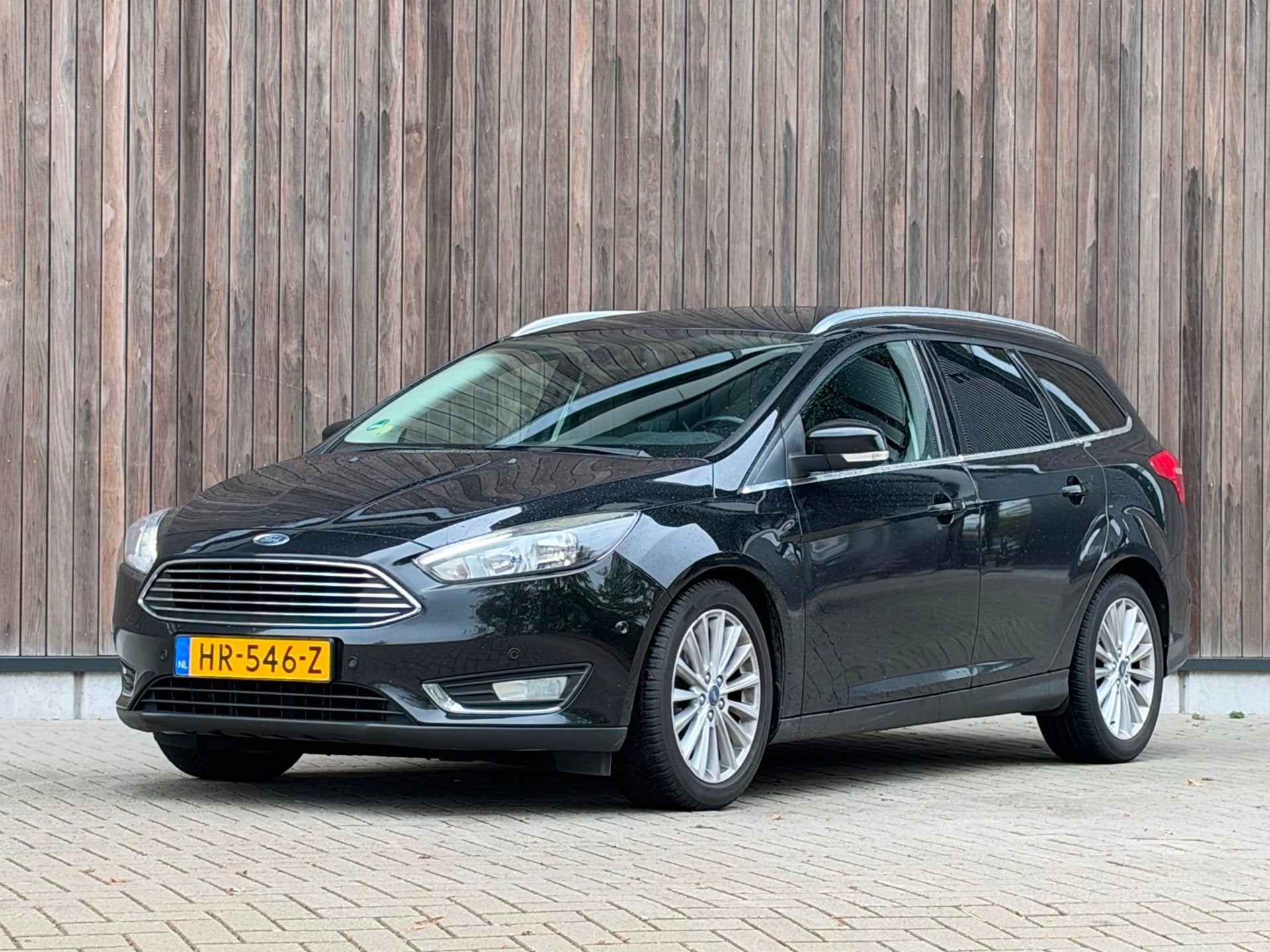 Ford Focus Wagon 1.5 TDCI Titanium Edition, Auto's, Stof, Gebruikt, 4 cilinders, Zwart