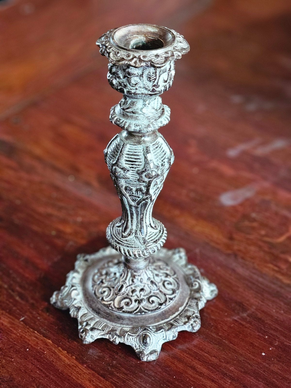 Antieke koperen kandelaar voor kaars (2.5 cm) - Keldervondst, Antiek en Kunst, Antiek | Kandelaars, Ophalen of Verzenden, Koper of Brons