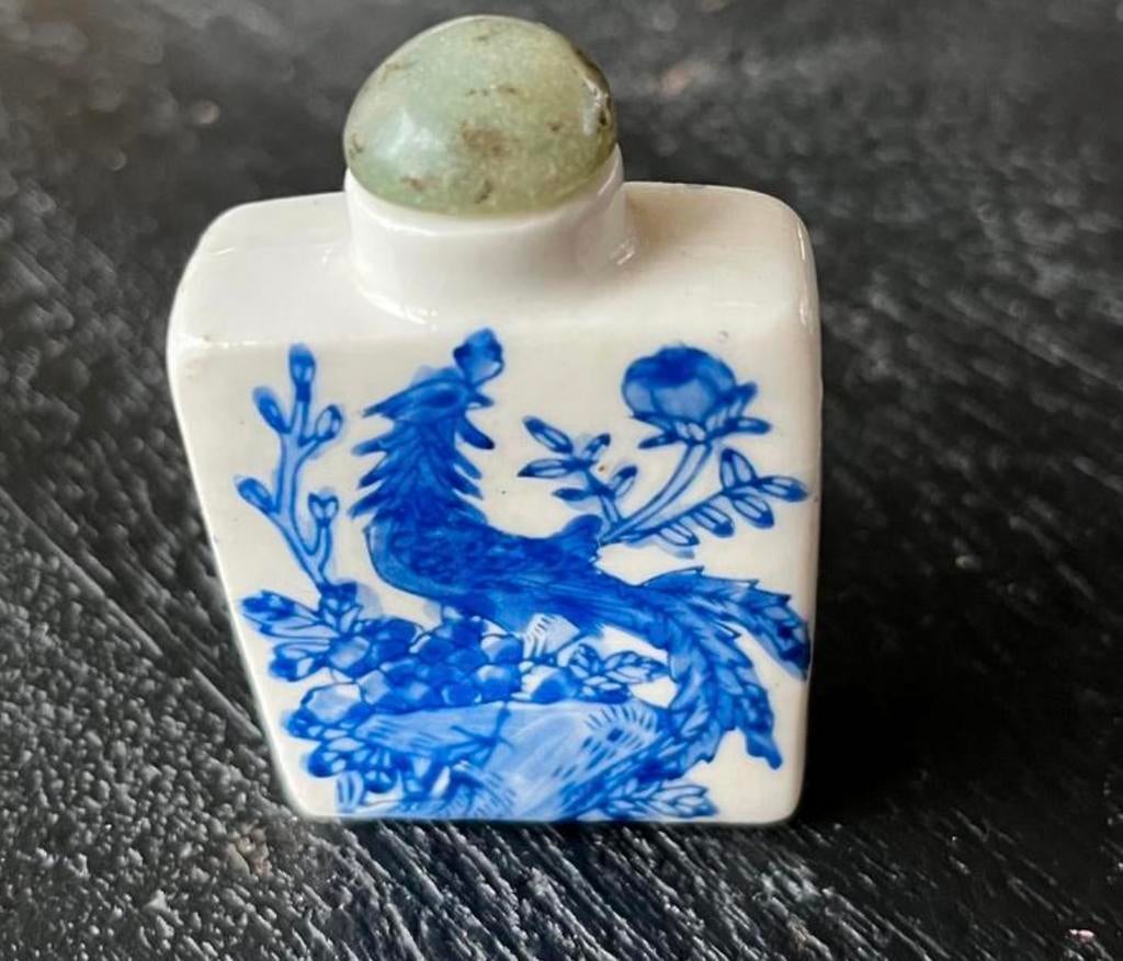 Porseleinen Chinese SNUFF BOTTLE, Antiek en Kunst, Verzenden
