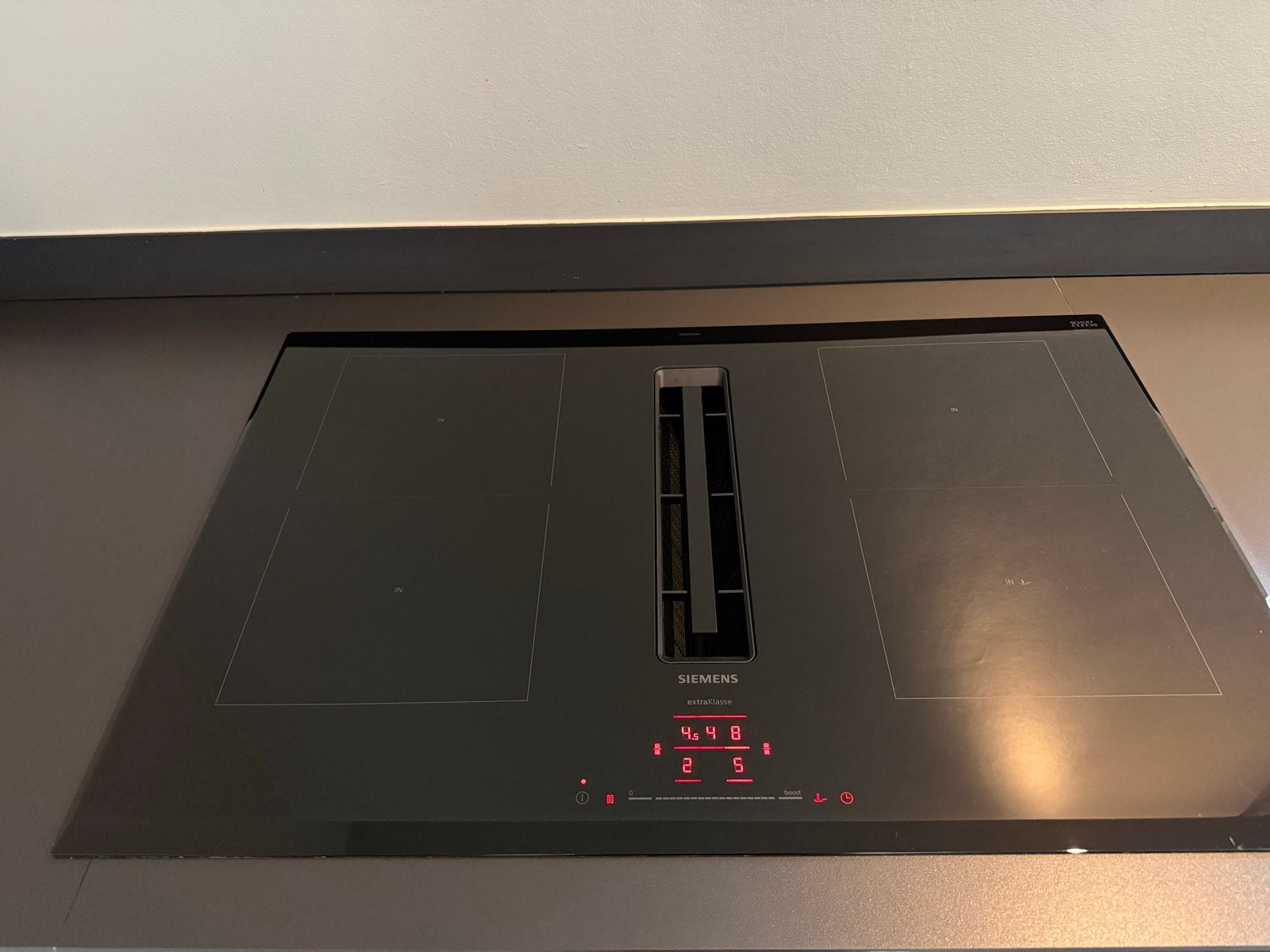Siemens Inductiekookplaat met afzuiging en plasma filter, Witgoed en Apparatuur, Zo goed als nieuw, Inbouw, Inductie, 4 kookzones