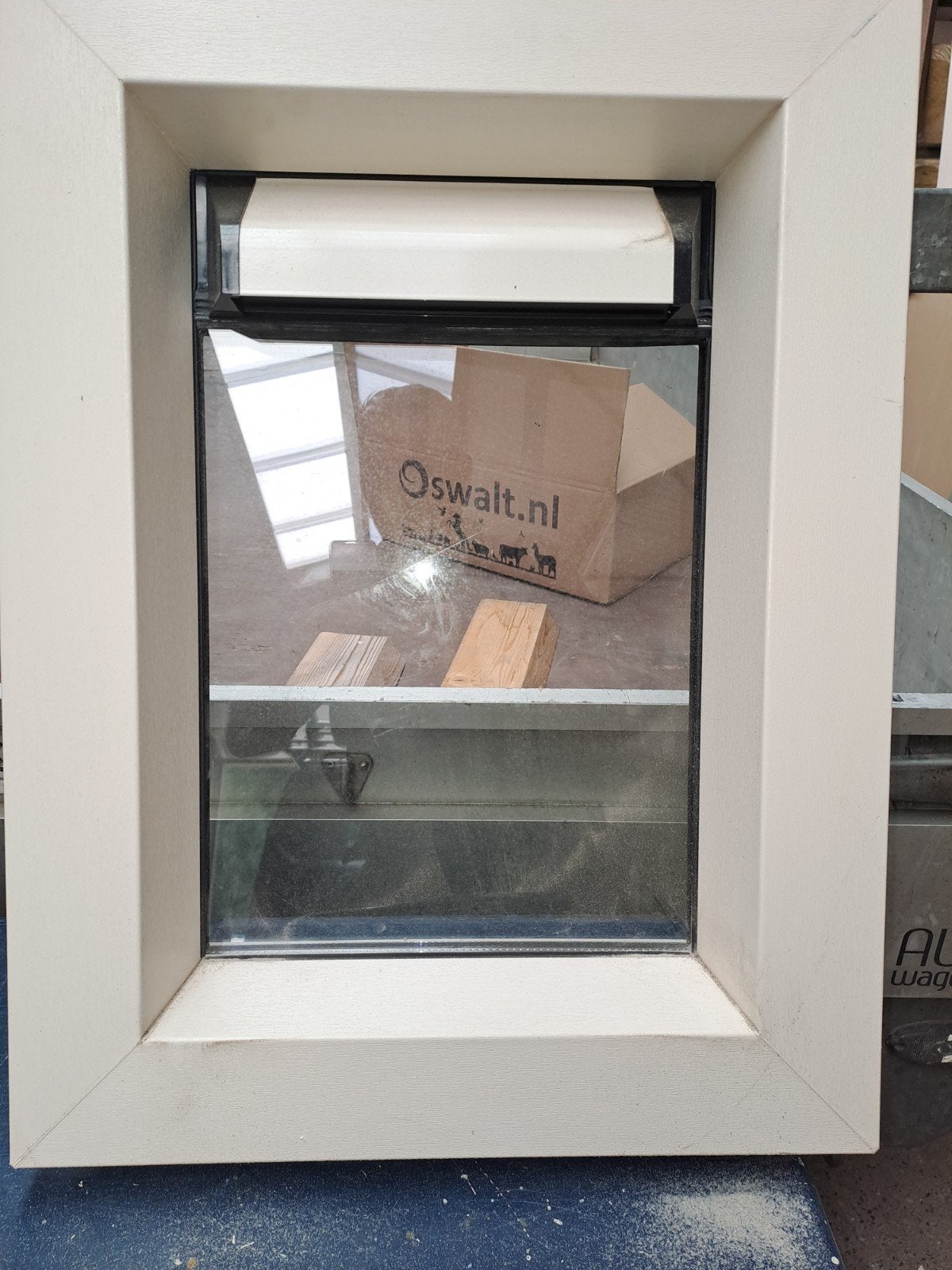 Te koop nieuw vast glas kozijntje, voor een wc o.i.d., 75 tot 150 cm, Kunststof, Raamkozijn, Nieuw