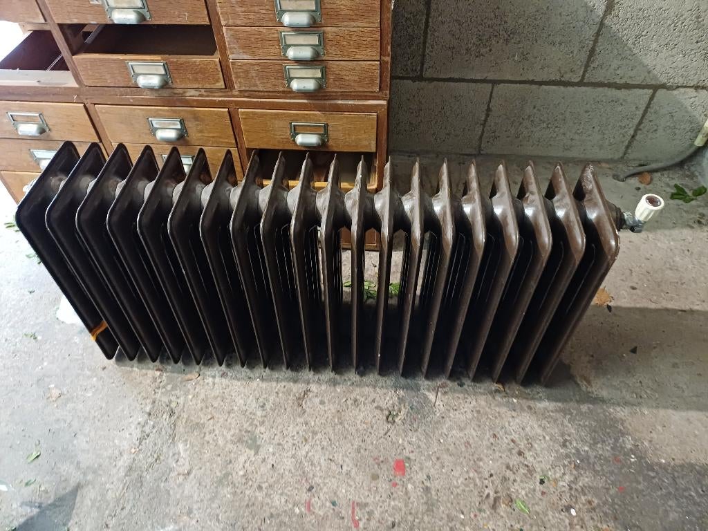Vintage gietijzeren radiator, Doe-het-zelf en Verbouw, Verwarming en Radiatoren, Ophalen, 30 tot 80 cm, Gebruikt, Radiator