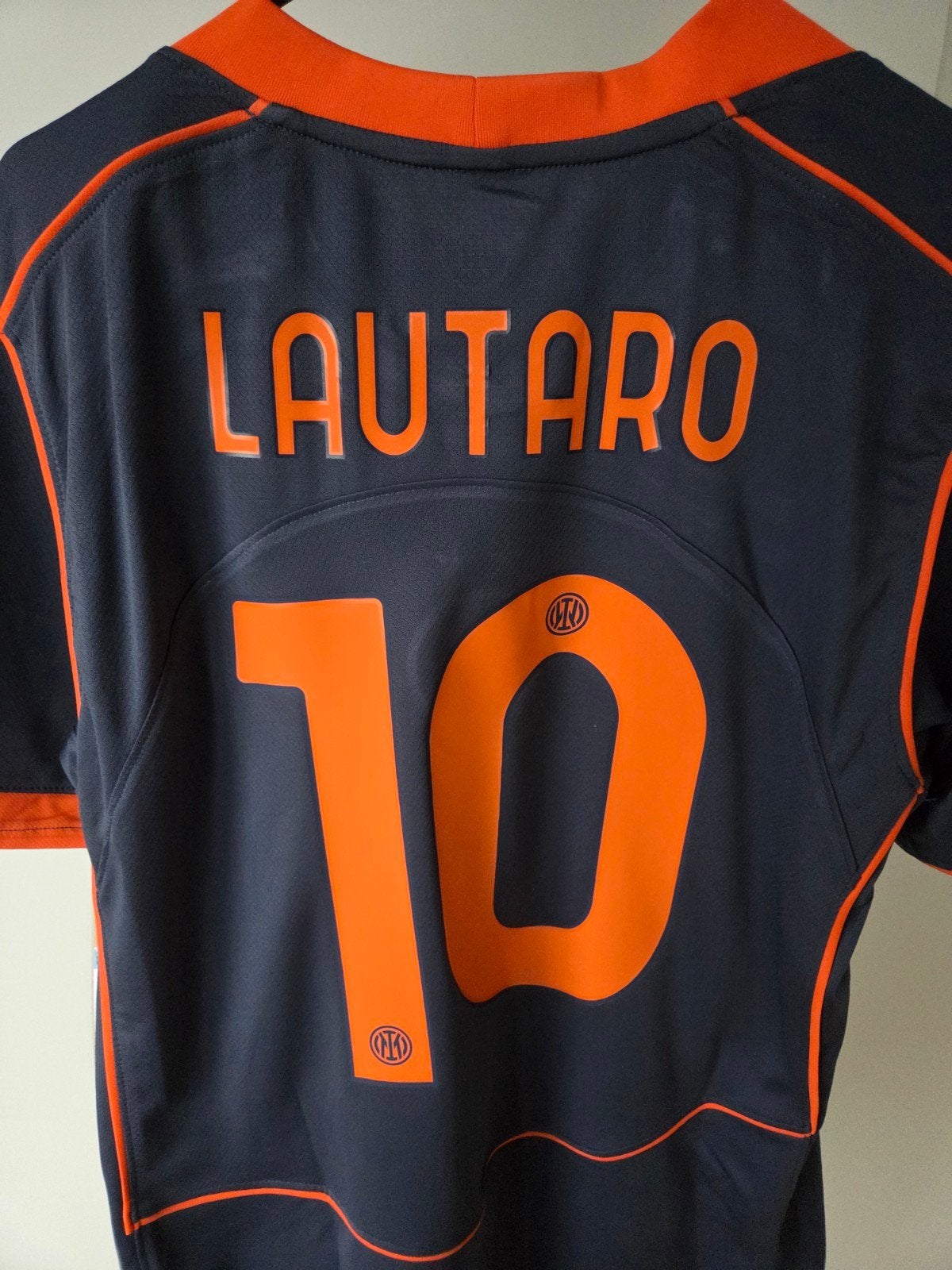 inter milan uit shirt - Lautaro - medium, Sport en Fitness, Maat M, Ophalen of Verzenden, Nieuw, Shirt