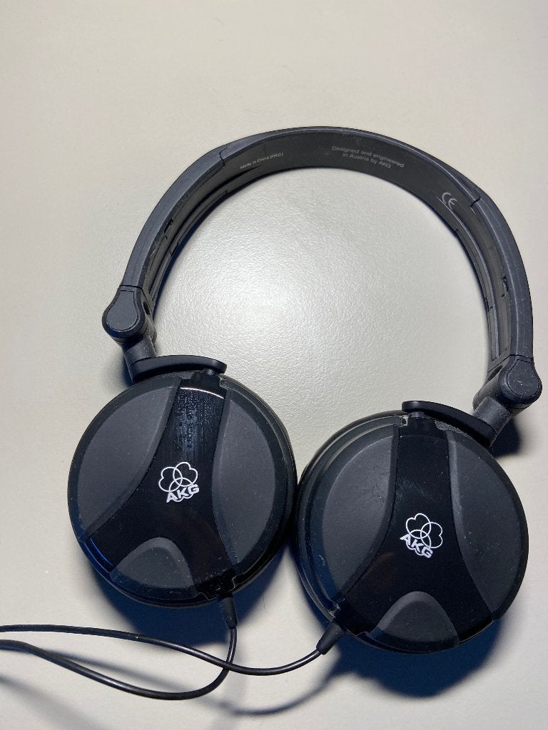Akg hoofdtelefoon K518dj, Gebruikt, AKG, Ophalen of Verzenden, Inklapbaar