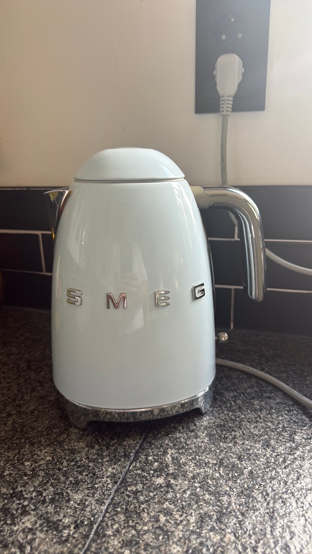 SMEG Waterkoker lichtblauw, Witgoed en Apparatuur, Waterkokers, 1 tot 2 liter, Ophalen of Verzenden, Gebruikt