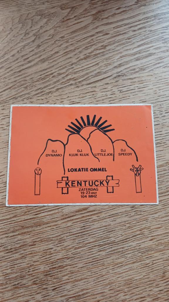 Sticker piraat zender radio Kentucky, OMMEL,19-23uur 104 mhz, Ophalen of Verzenden, Zo goed als nieuw