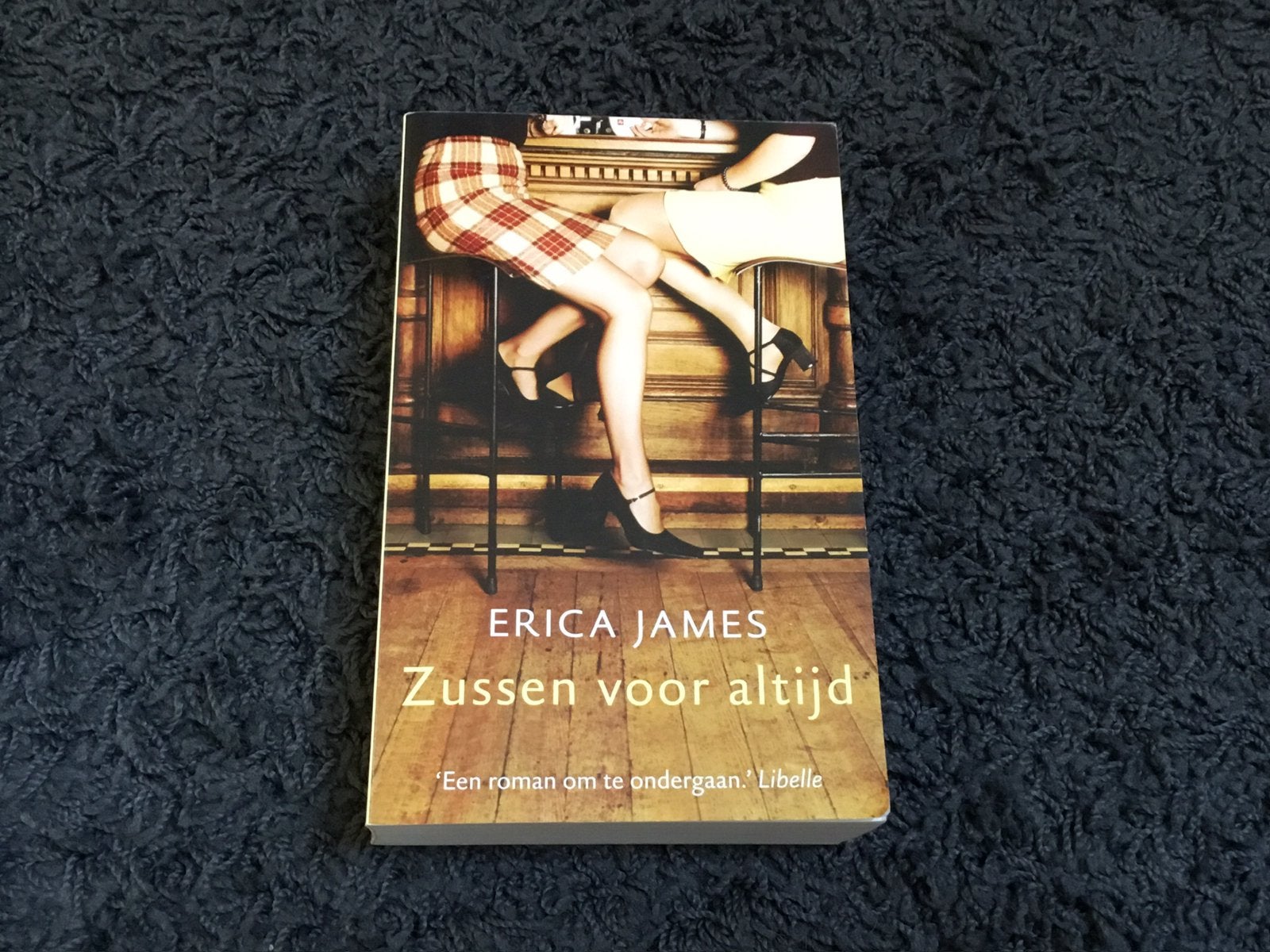 Erica James  Zussen voor altijd, Ophalen of Verzenden, Zo goed als nieuw