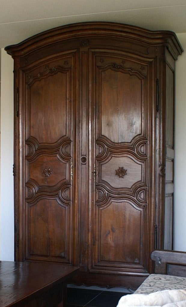 Antieke Franse bruidskast., Ophalen
