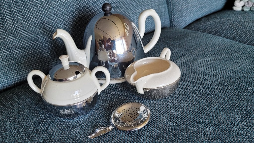 vintage theepot  melkkannetje en suikerpotje, Ophalen of Verzenden