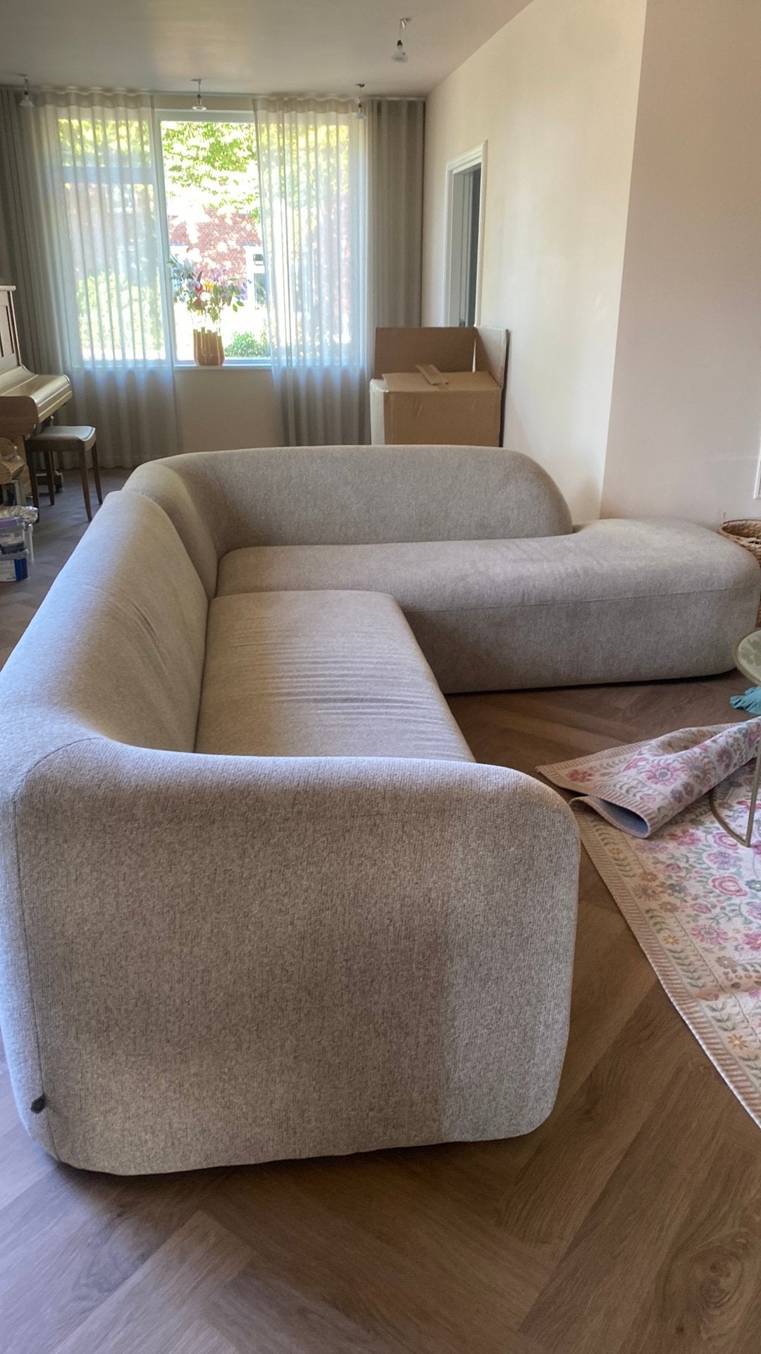 Hoekbank gemeleerd taupe met zwarte spikkel, Ophalen, Zo goed als nieuw, Vierpersoons of meer, 250 tot 300 cm