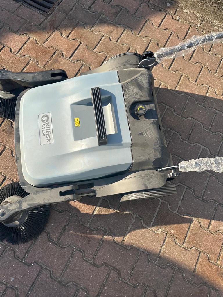 Nilfisk SW250 Veegmachine - Handbediende veegmachine, Ophalen, Nieuw
