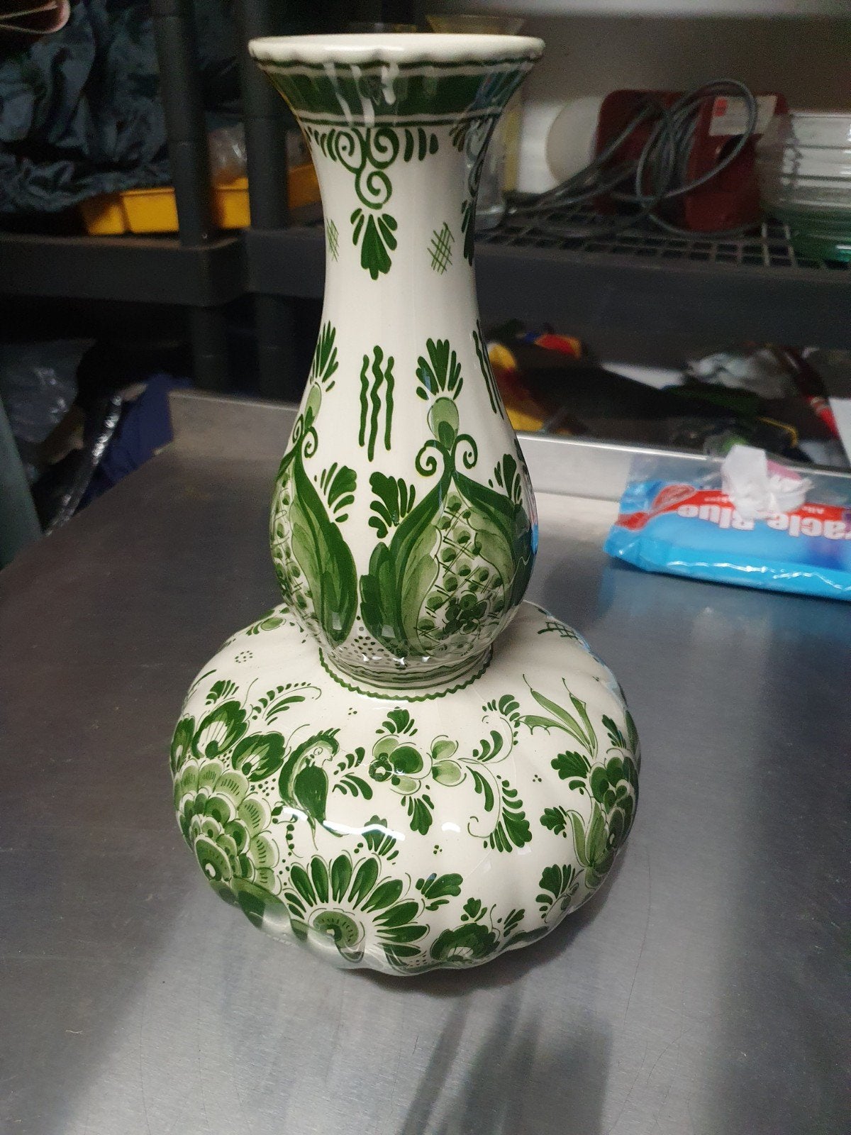 Handgeschilderde Delfts Piateel vaas, groen decor, Antiek en Kunst, Ophalen of Verzenden
