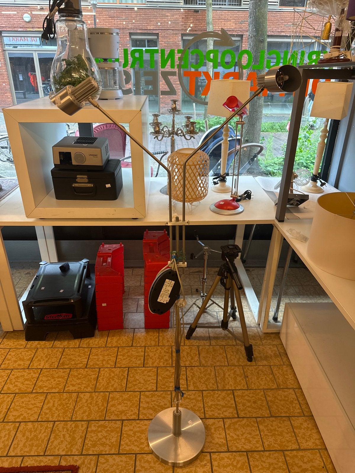 Moderne vloerlamp met twee verstelbare spots, Ophalen, ., 100 tot 150 cm, .