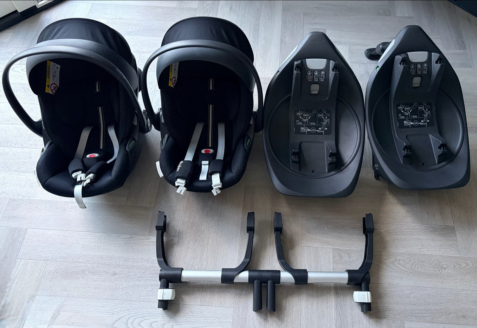2x Cybex Autostoeltje Cloud G i-Size Tweeling Set 2x Base, Slaapstand, Zo goed als nieuw, Isofix, 0 t/m 13 kg