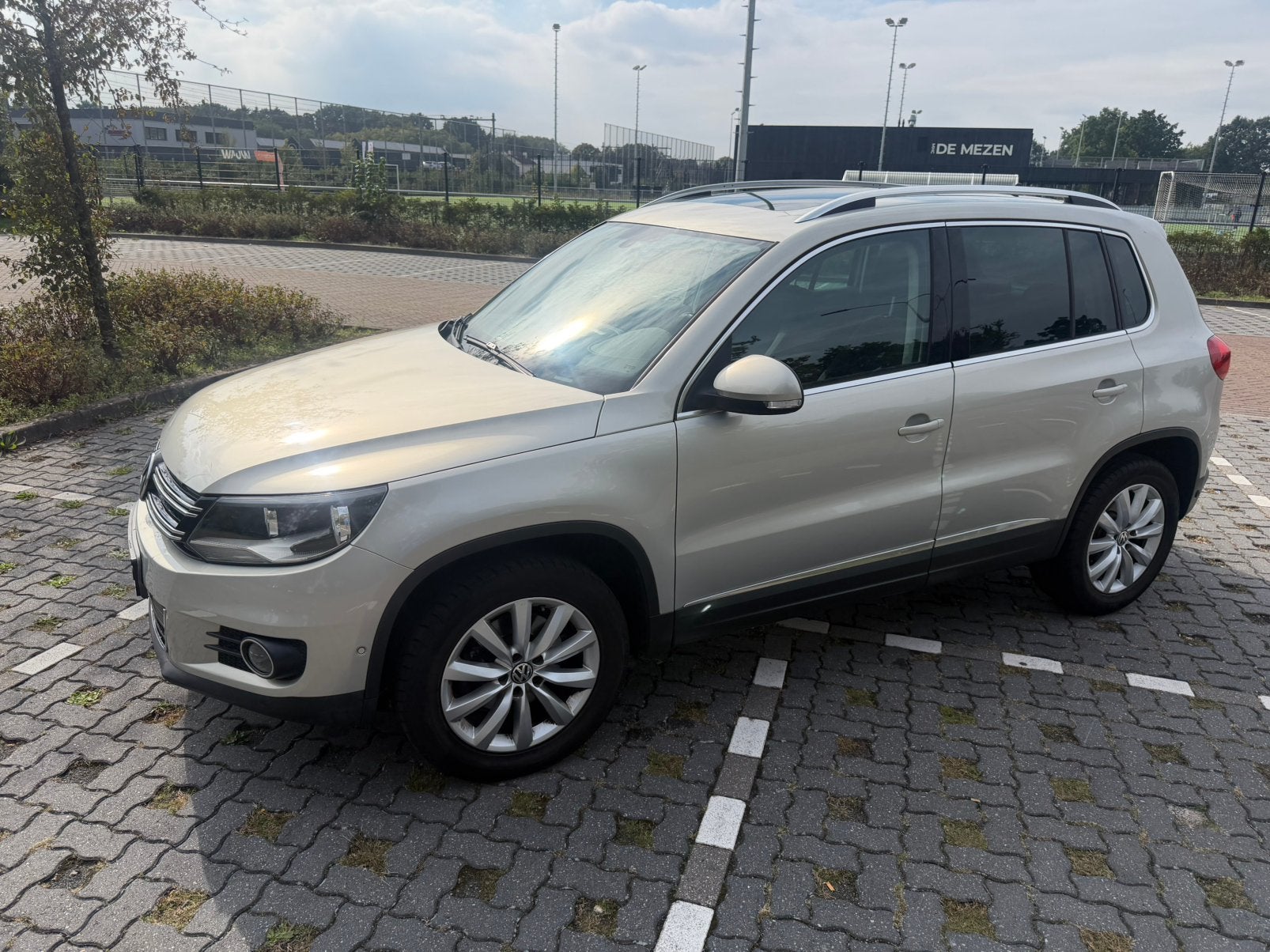 Volkswagen Tiguan 1.4 TSI  2011 Grijs, Auto's, Voorwielaandrijving, 15 km/l, 1800 kg, 4 cilinders