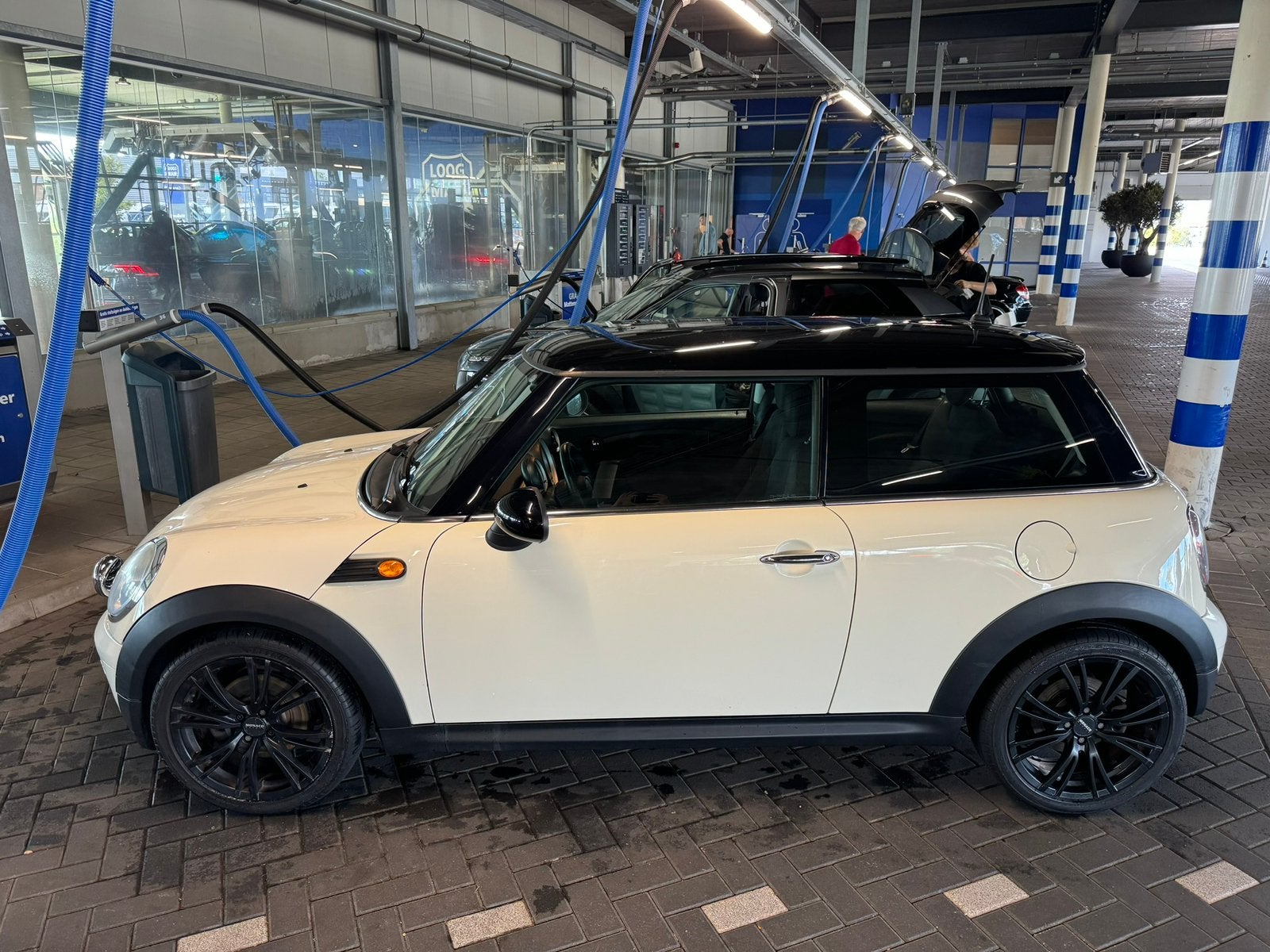 MINI Cooper met nieuwe APK!!, Voorwielaandrijving, 750 kg, 4 cilinders, 4 stoelen