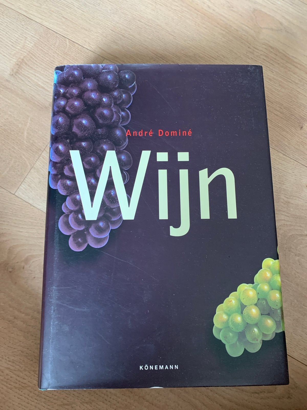 Wijn - André Dominé - Uitgebreid Wijnboek, Ophalen of Verzenden, Zo goed als nieuw, Europa overig