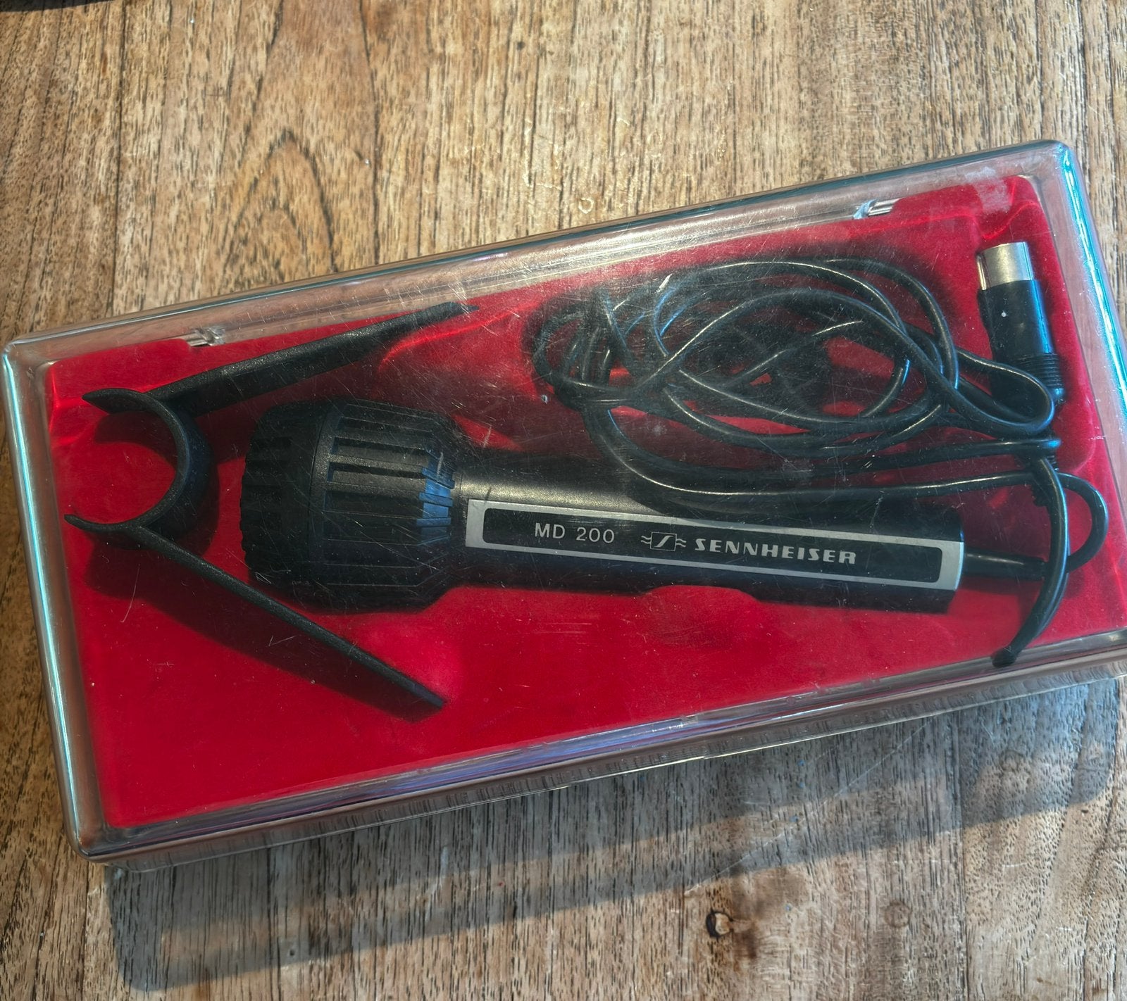 Sennheiser MD 200 microfoon in doos met standaard, Ophalen of Verzenden, Zo goed als nieuw, Zangmicrofoon